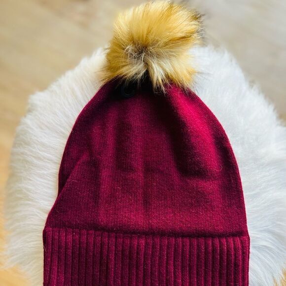 Nordstrom Faux Fur Cashmere Pompom Beanie, Burgundy, 100% Cashmere, NWT - Picture 11 of 12